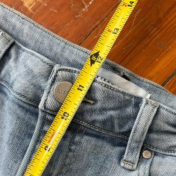 Risen Women's Light Blue Flared Split Hem Jeans Size 11/30 - Picture 4 of 6